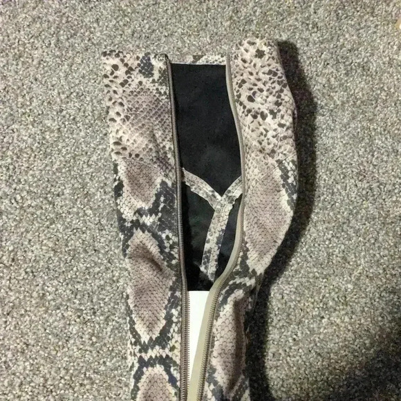 Marc Fisher medium calf tall shaft boots - Picture 12 of 13